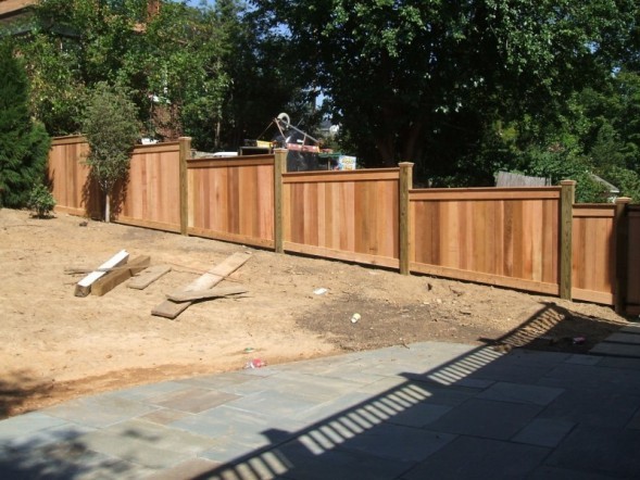 Stepped and Level Fence with Bottom Following the Grade