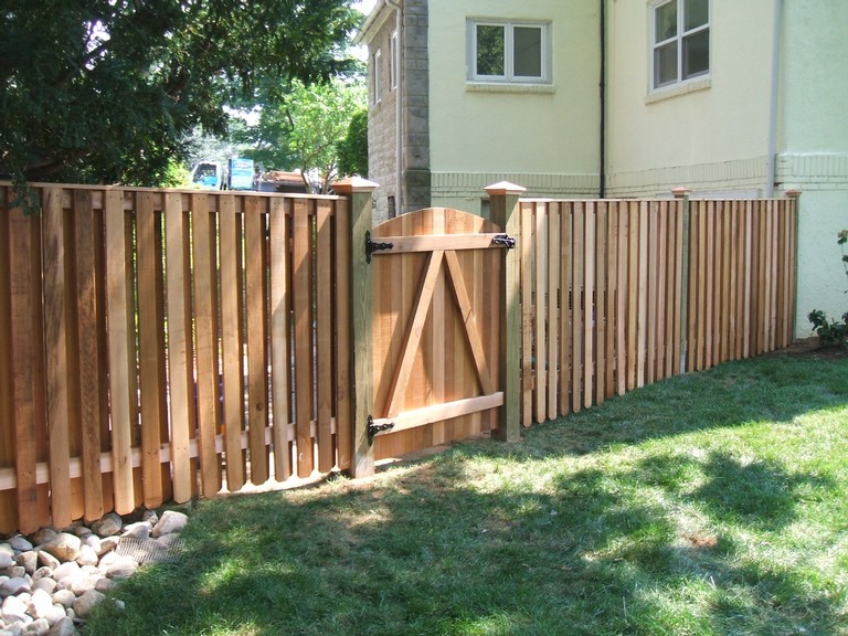 Alternating Board Fence in Western Red Cedar