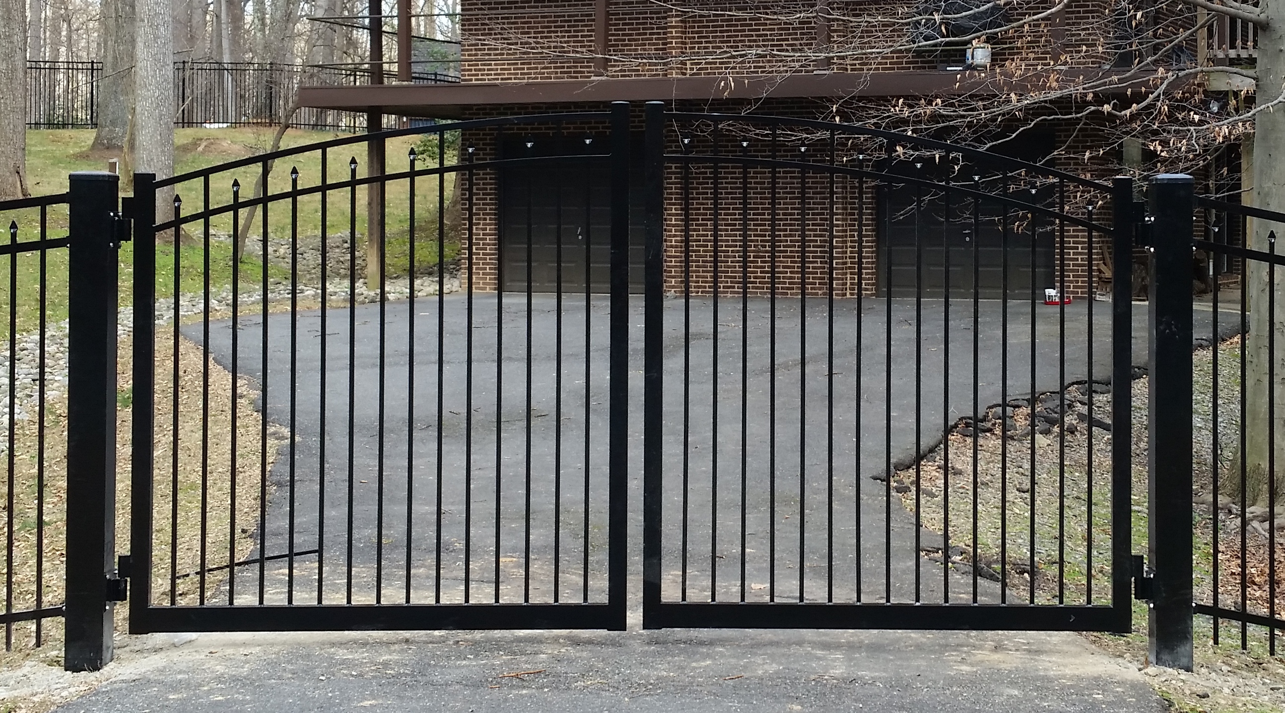Black Aluminum Double Gate