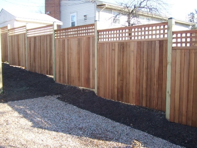Flat Board Fence with a Square Lattice Top in Western Red Cedar